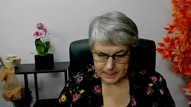 IrisDream online show from December 2, 1:57 pm