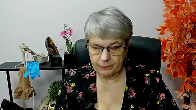 IrisDream online show from December 3, 7:10 am