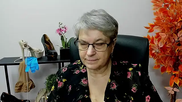 IrisDream online show from December 3, 10:39 am
