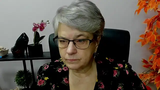 IrisDream online show from December 5, 7:16 am