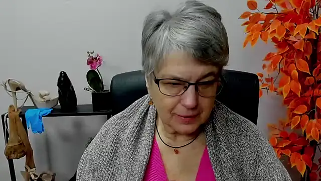 IrisDream online show from December 6, 7:21 am