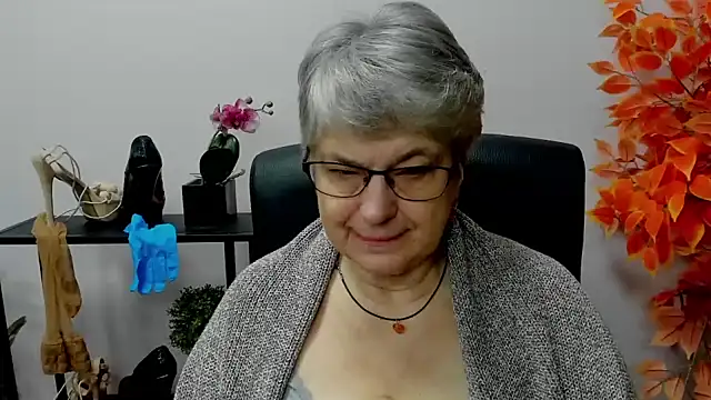 IrisDream online show from December 9, 7:17 am