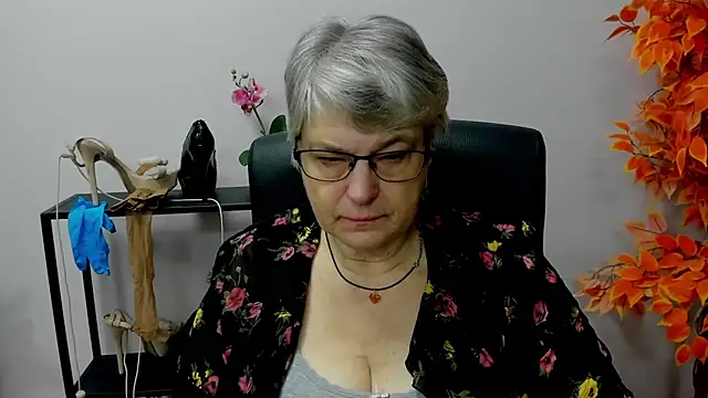 IrisDream online show from December 10, 7:16 am