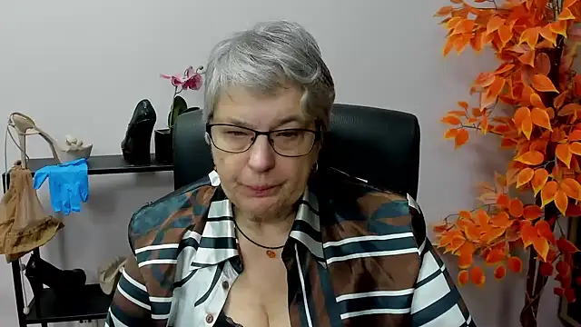 IrisDream online show from December 11, 10:47 am