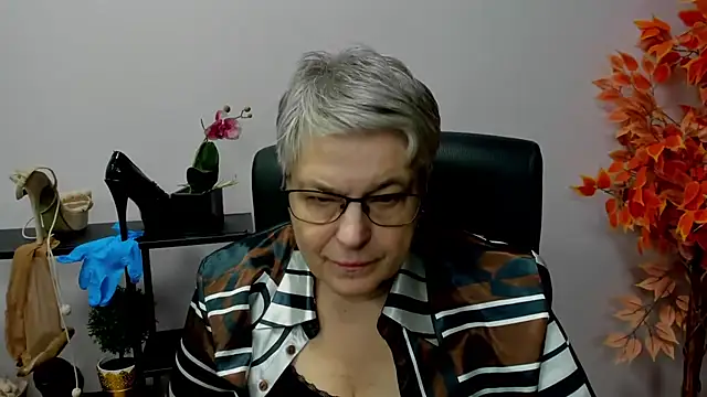 IrisDream online show from December 16, 10:50 am