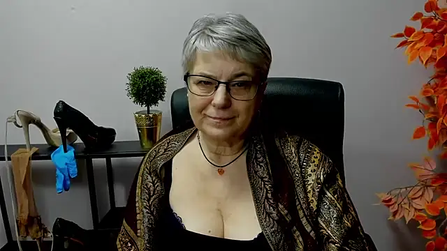 IrisDream online show from February 25, 2:00 pm