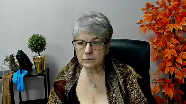 IrisDream online show from March 13, 2:01 pm