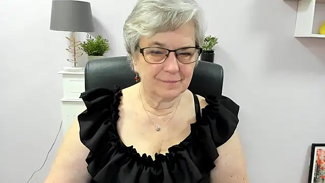 IrisDream online show from May 8, 6:19 am