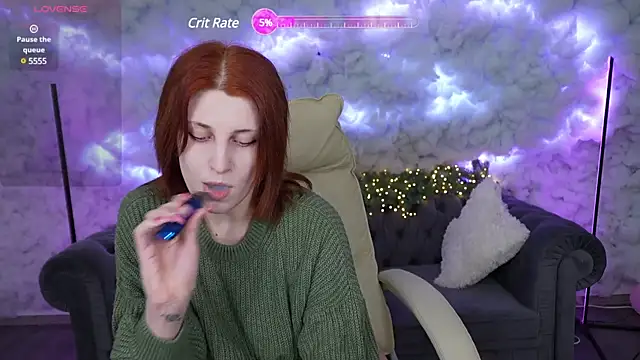 Snapshot of FoxyRayy chatting on January 4, 4:43 pm FoxyRayy online show from January 4, 4:43 pm