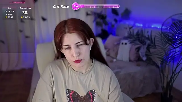 Snapshot of FoxyRayy chatting on October 21, 1:23 pm FoxyRayy online show from October 21, 1:23 pm