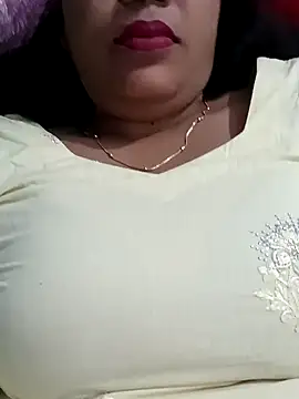 Snapshot of Cute-Raashii chatting on December 26, 3:27 am Cute-Raashii online show from December 26, 3:27 am