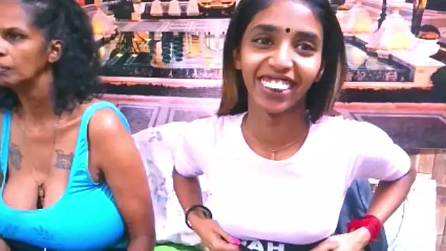 Snapshot of IndianSexySlender chatting on September 19, 5:42 am IndianSexySlender online show from September 19, 5:42 am