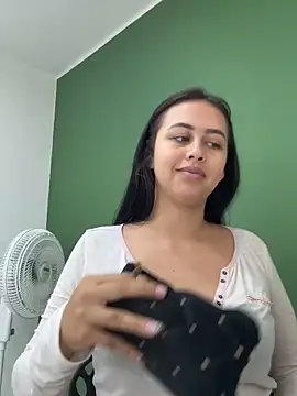 Snapshot of iiris_ chatting on November 19, 4:07 pm iiris online show from November 19, 4:07 pm