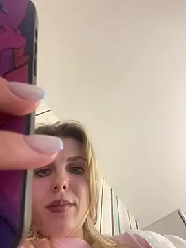 Snapshot of Liya_my chatting on March 3, 7:53 pm Liya my online show from March 3, 7:53 pm