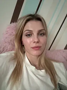 Snapshot of Liya_my chatting on May 8, 5:18 pm Liya my online show from May 8, 5:18 pm