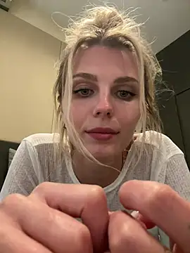 Snapshot of Liya_my chatting on June 23, 1:20 pm Liya my online show from June 23, 1:20 pm