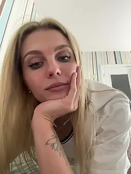 Snapshot of Liya_my chatting on July 6, 8:11 pm Liya my online show from July 6, 8:11 pm