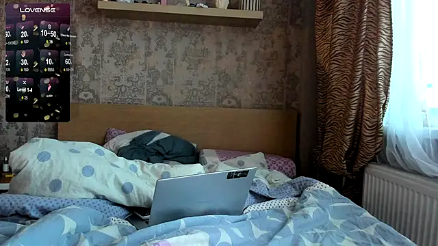 purebeautie13 online show from December 21, 10:17 am