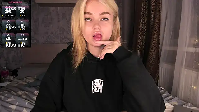 purebeautie13 online show from January 26, 3:14 pm