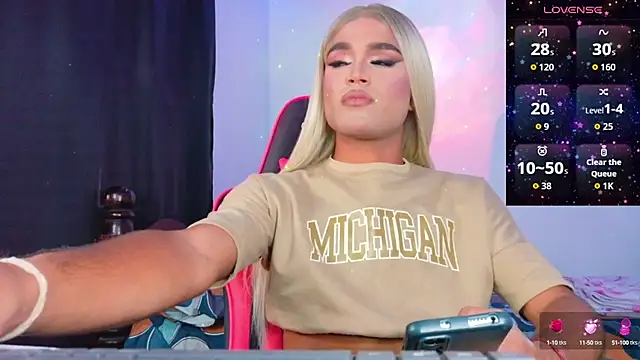 Snapshot of AllisonsweetZ chatting on September 25, 7:17 pm AllisonsweetZ online show from September 25, 7:17 pm