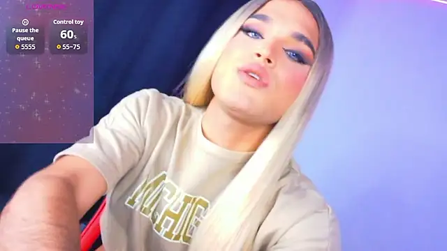 Snapshot of AllisonsweetZ chatting on January 12, 4:01 pm AllisonsweetZ online show from January 12, 4:01 pm