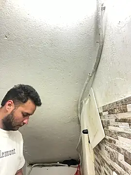 Snapshot of Cristian_099 chatting on January 16, 12:25 am Cristian 099 online show from January 16, 12:25 am