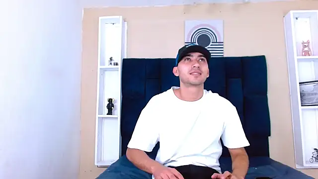 Liam crox online show from January 10, 8:59 pm