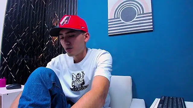 Liam crox online show from February 4, 5:34 pm