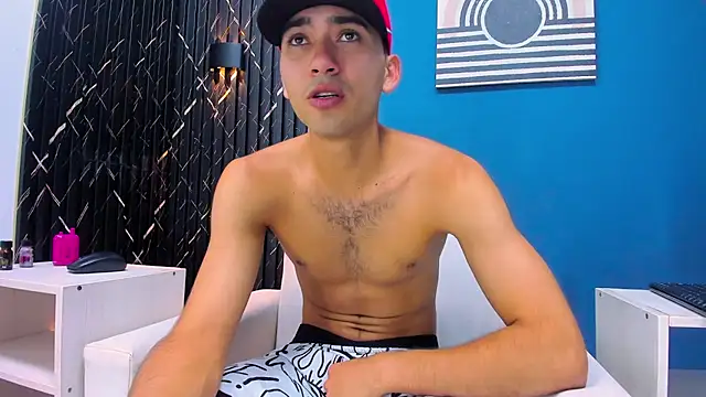 Liam crox online show from February 4, 11:49 pm