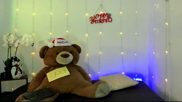 Snapshot of kendal_scott1 chatting on December 5, 7:17 pm kendal scott1 online show from December 5, 7:17 pm