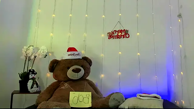 Snapshot of kendal_scott1 chatting on December 12, 8:21 pm kendal scott1 online show from December 12, 8:21 pm