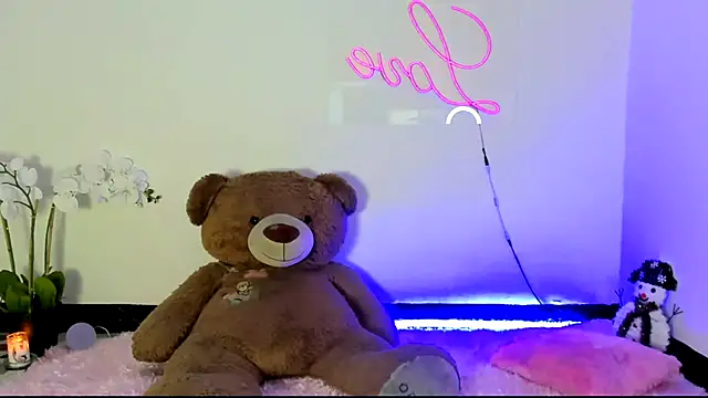 Snapshot of kendal_scott1 chatting on January 2, 10:11 pm kendal scott1 online show from January 2, 10:11 pm