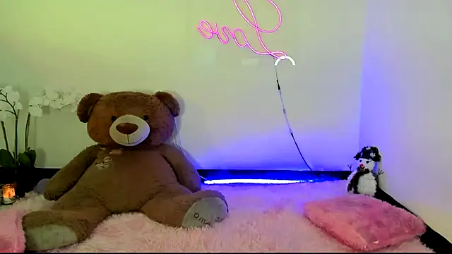 Snapshot of kendal_scott1 chatting on January 3, 9:26 pm kendal scott1 online show from January 3, 9:26 pm