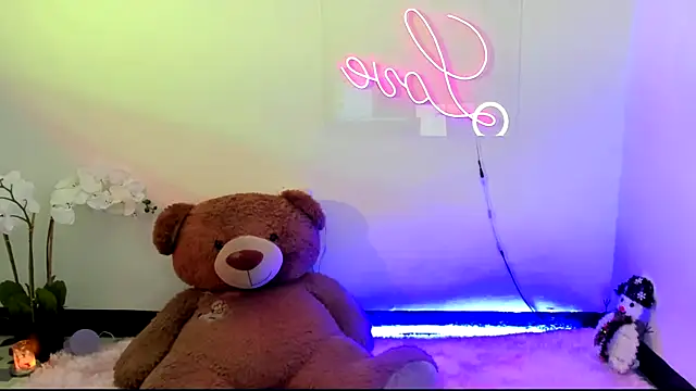 Snapshot of kendal_scott1 chatting on January 4, 10:02 pm kendal scott1 online show from January 4, 10:02 pm