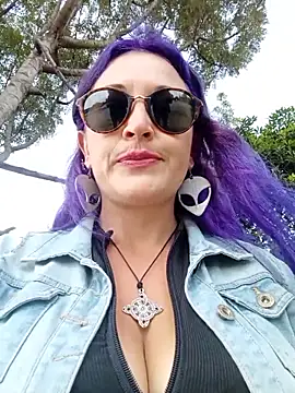 sophie banger online show from October 12, 6:07 pm