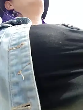 sophie banger online show from November 17, 6:46 pm