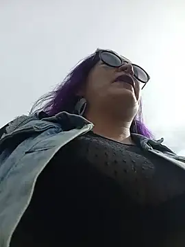 sophie banger online show from April 3, 8:18 pm