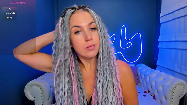 Snapshot of rock_n_roxy chatting on March 17, 1:21 am rock n roxy online show from March 17, 1:21 am