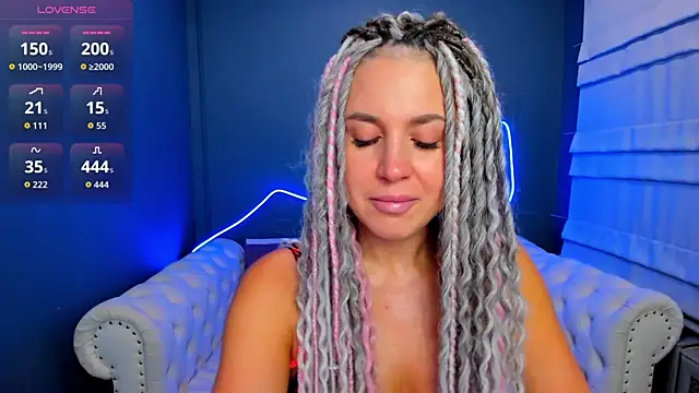 Snapshot of rock_n_roxy chatting on March 26, 1:11 am rock n roxy online show from March 26, 1:11 am