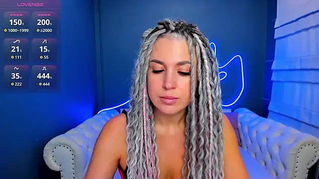 Snapshot of rock_n_roxy chatting on April 2, 1:25 am rock n roxy online show from April 2, 1:25 am