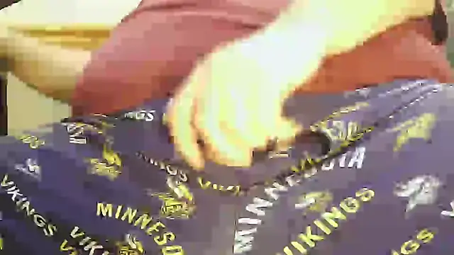 mnguy1972 online show from April 15, 4:14 pm