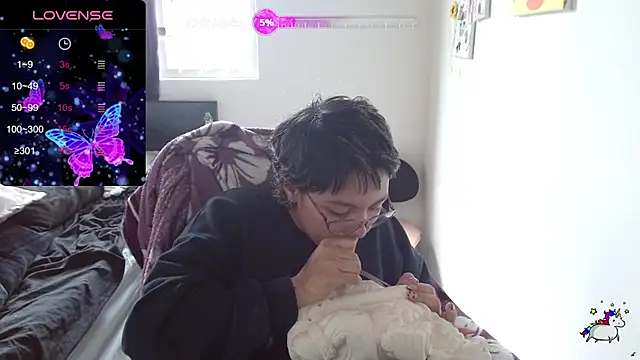 TRIXIE TANG28 online show from November 16, 6:02 pm