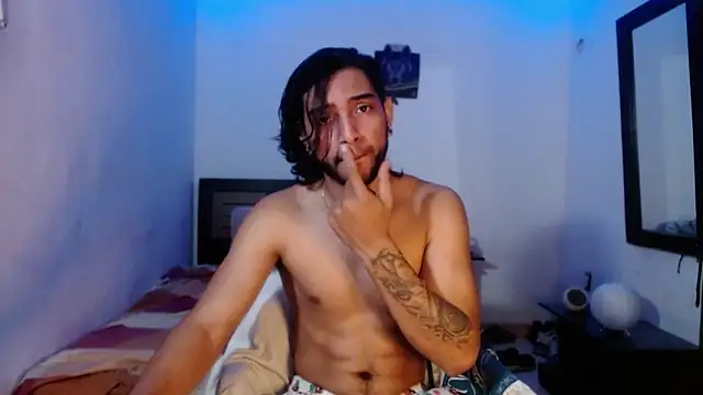 Snapshot of maxximus_100 chatting on January 31, 9:59 pm maxximus 100 online show from January 31, 9:59 pm