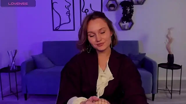 Snapshot of BritnieCute chatting on September 29, 7:13 am BritnieCute online show from September 29, 7:13 am