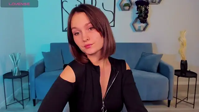 BritnieCute online show from November 18, 5:01 am