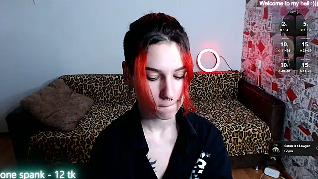Snapshot of Miya_Wey_ chatting on December 16, 3:11 pm Miya Wey online show from December 16, 3:11 pm