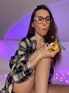 cutte dora online show from March 2, 3:08 pm