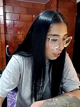 Snapshot of Raven__purple chatting on January 23, 4:41 am Raven purple online show from January 23, 4:41 am