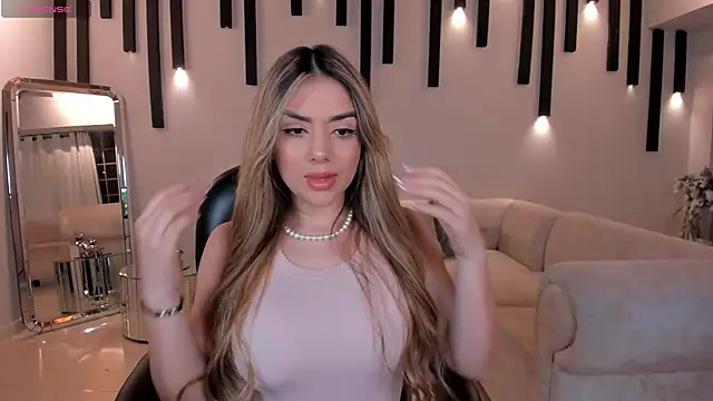 Snapshot of ChloePreston_ chatting on December 15, 10:28 am ChloePreston online show from December 15, 10:28 am