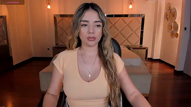 Snapshot of ChloePreston_ chatting on January 19, 10:39 am ChloePreston online show from January 19, 10:39 am